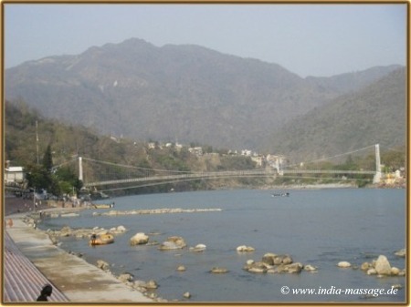 Rishikesh am Ganges, hier lebten die Beatles für eine Weile